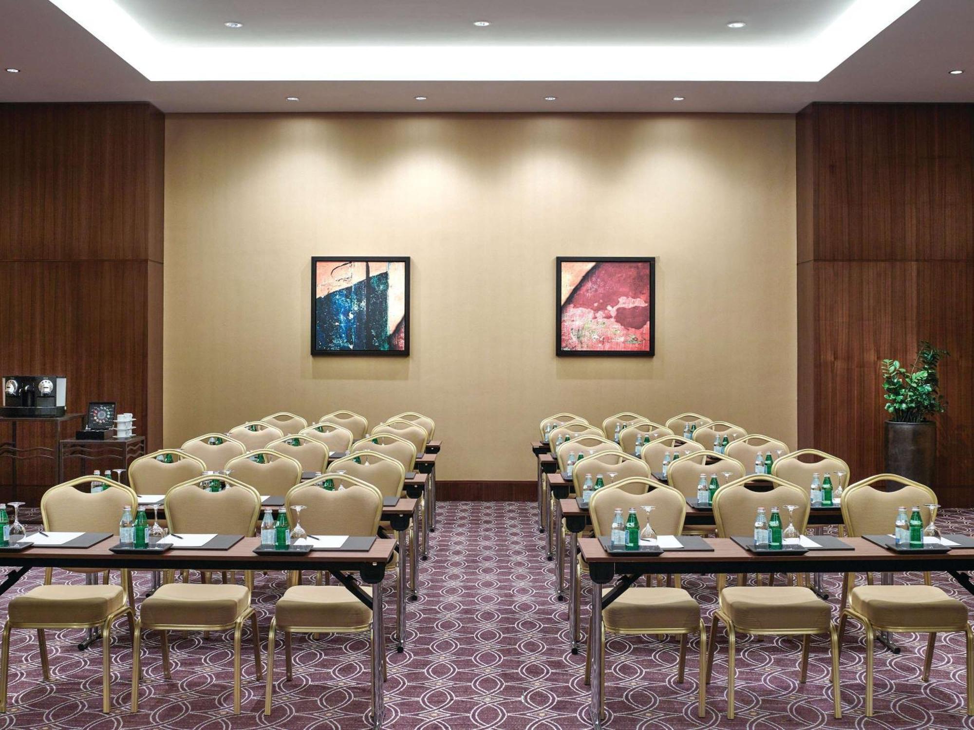 Swissôtel Living Al Ghurair 5*