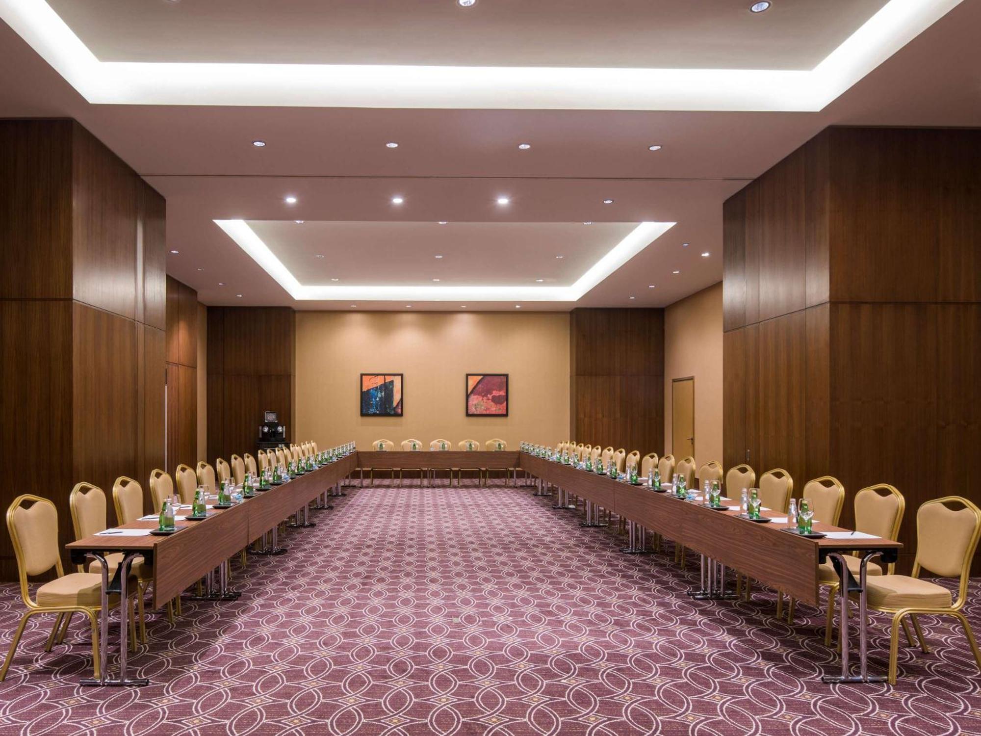 Swissôtel Living Al Ghurair Apart-hotel 5*